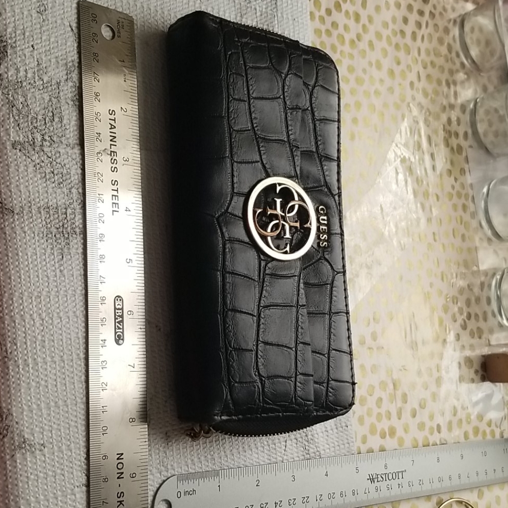 Guess Wallet - Picture 12 of 12